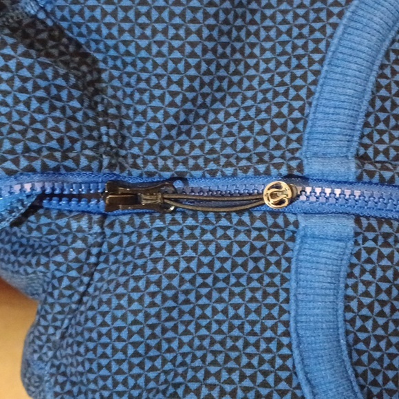 Lululemon Blue Hoodie Scuba Jacket. Size 6 - Picture 15 of 15